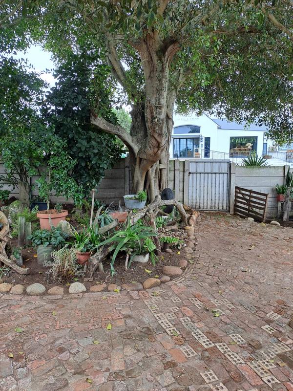 4 Bedroom Property for Sale in Stilbaai Wes Western Cape